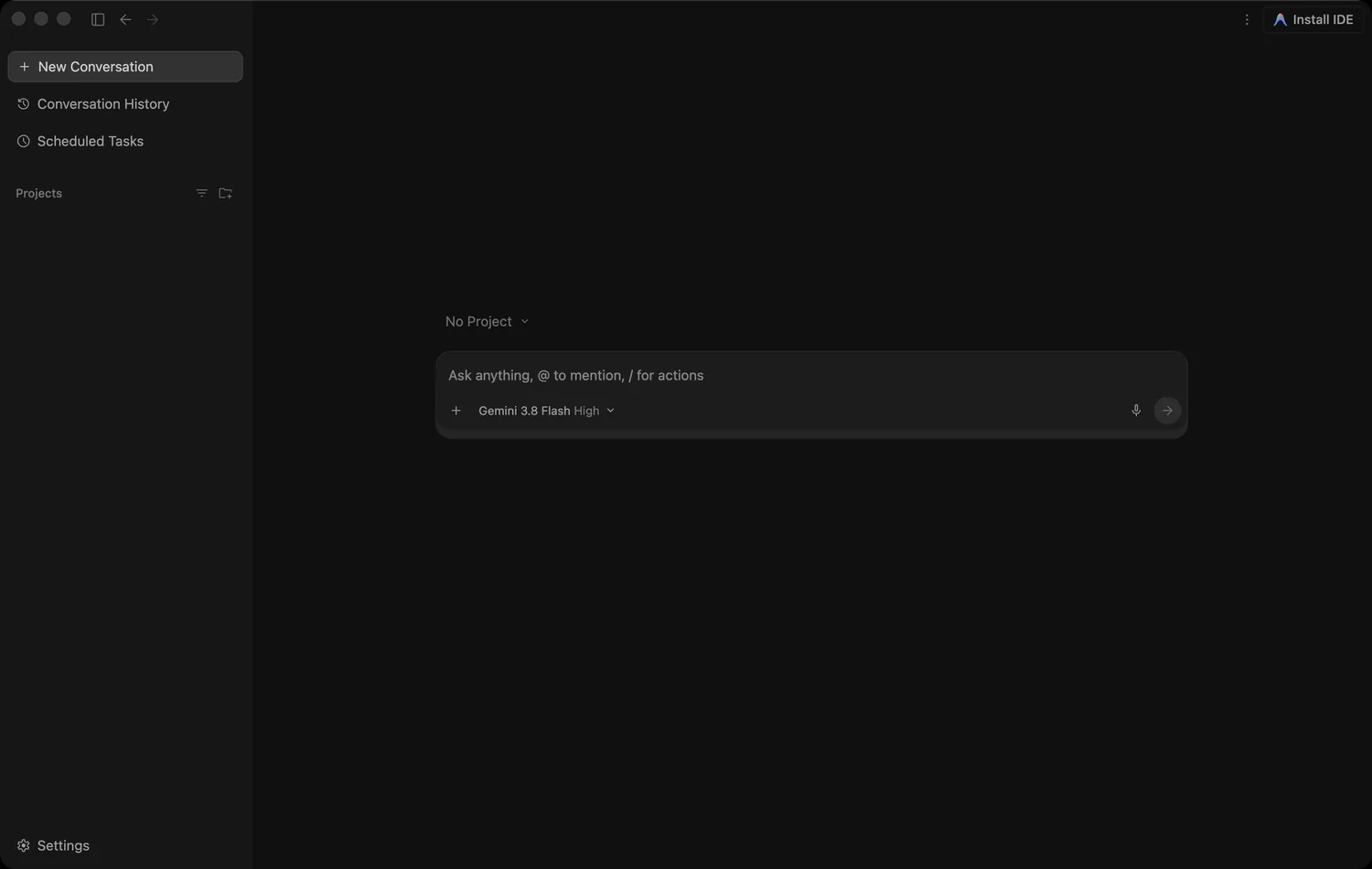 설치 후 첫 화면 — 왼쪽: New Conversation · Conversation History · Scheduled Tasks · Projects, 가운데: 프롬프트 창, 오른쪽 위: Install IDE(오늘은 무시)